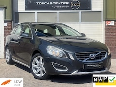Volvo V60 - 1.6 T4 Momentum/AIRCO/TREKH/PARKS/NAVI/APK/NAP