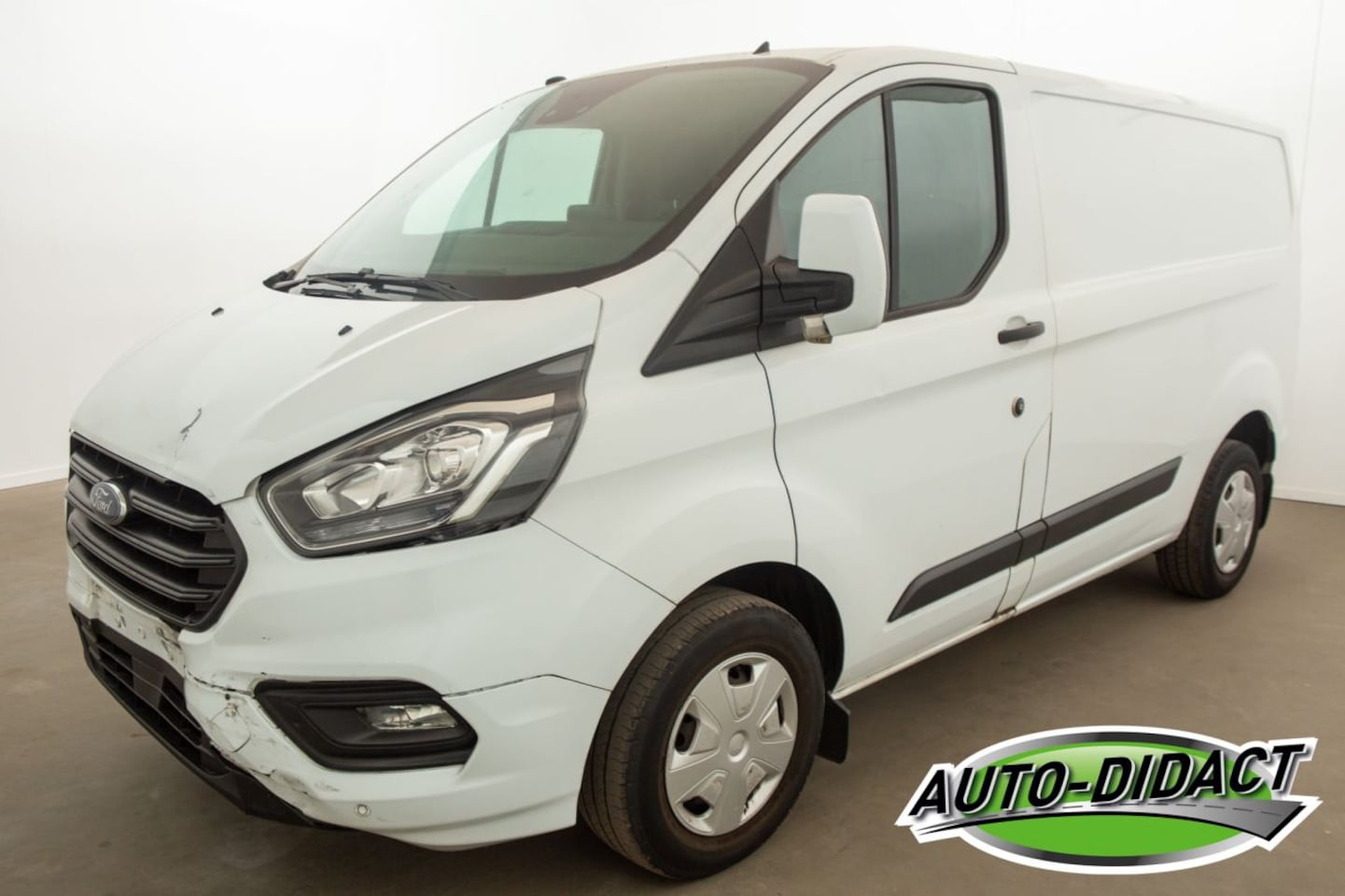Ford Transit Custom - 280 2.0 TDCI Airco Navi Airco L1H1 Trend - AutoWereld.nl