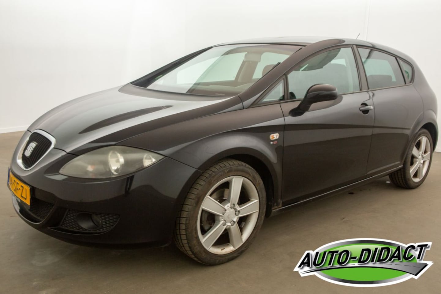 SEAT Leon - 2.0 FSI Airco Stylance - AutoWereld.nl
