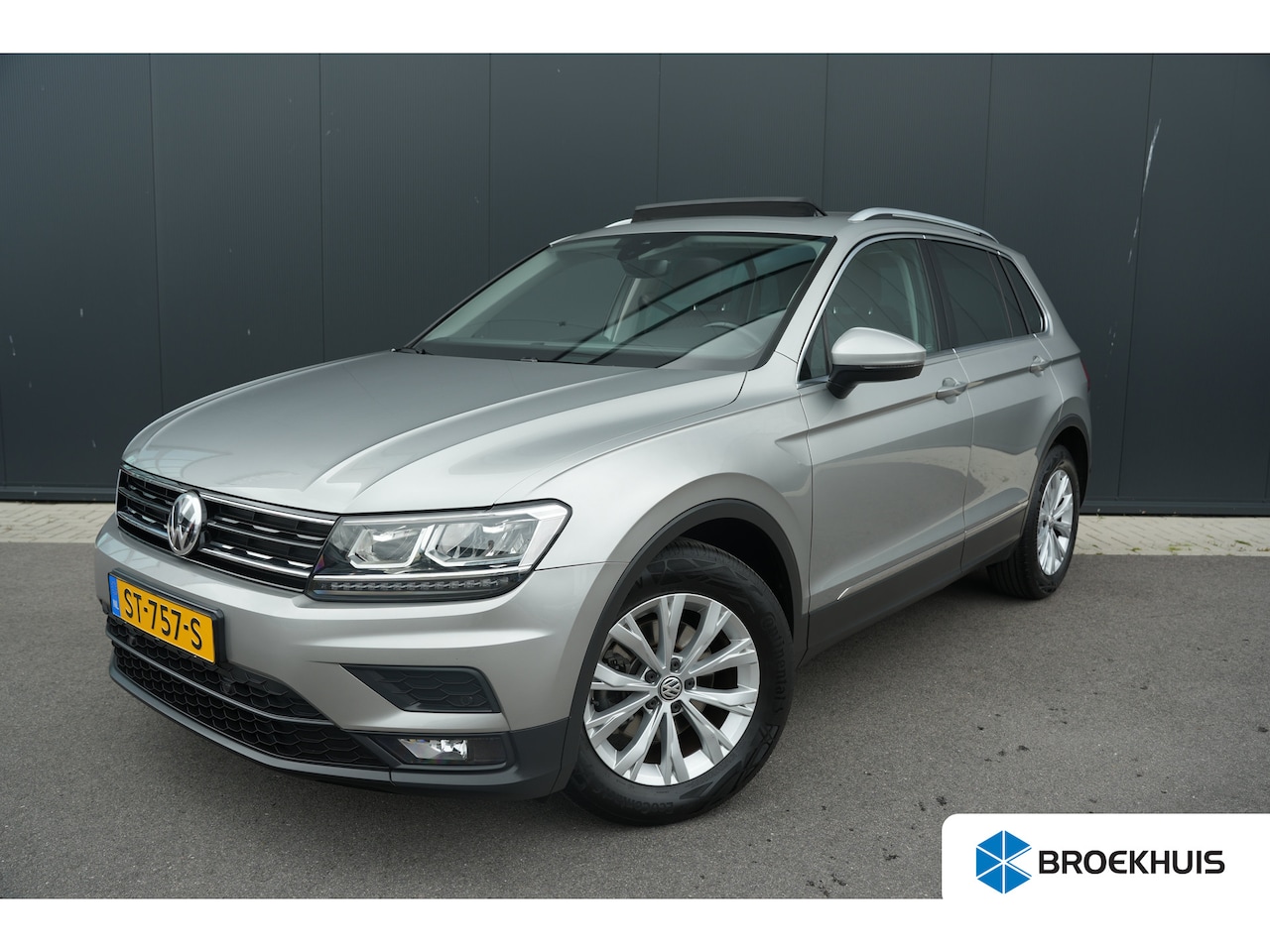 Volkswagen Tiguan - 1.4 TSI Comfortline Business | Panoramadak | Navi | Stoelverwarming | - AutoWereld.nl