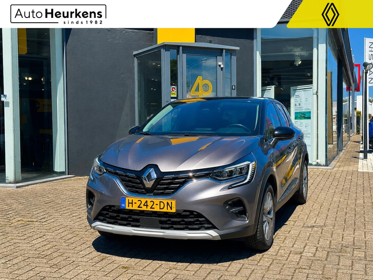Renault Captur - TCe 100 Intens l Origineel NL l 2e-Eigenaar l NAP - AutoWereld.nl