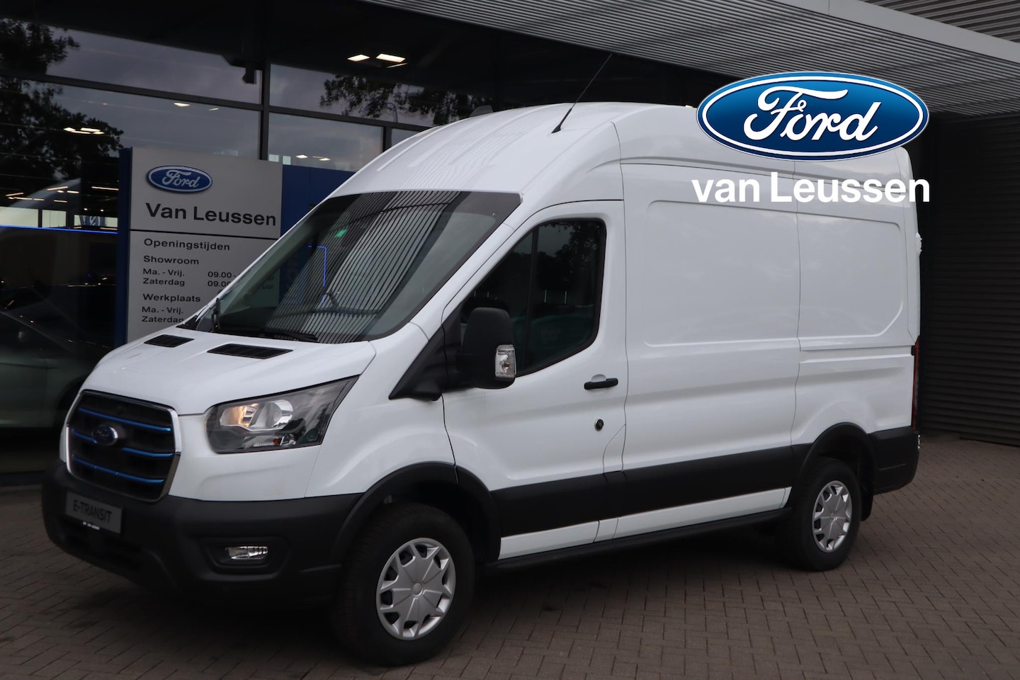 Ford E-Transit - 350 L2H3 TREND 68KWH ALL-SEASON 360°CAM BLISS P-SENSOREN BETIMMERD AD-CRUISE STOELVERW. 4- - AutoWereld.nl