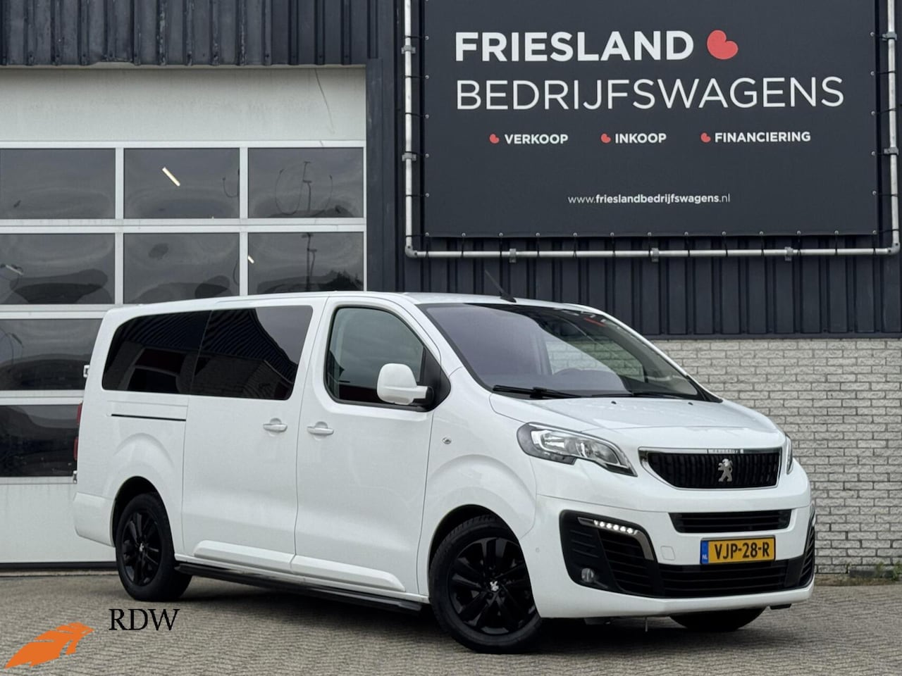 Peugeot Expert - Bestel 2.0 BlueHDI 180 Long Asphalt DC - AutoWereld.nl