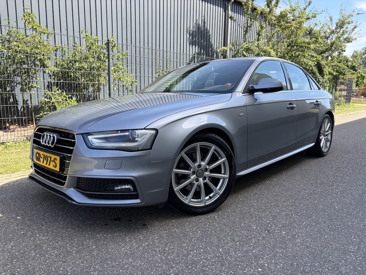 Audi A4 Limousine - 1.8 TFSI S Edition / AUTOMAAT / NAVI / S-LINE / CRUISE - AutoWereld.nl