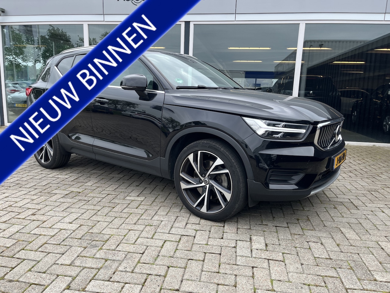 Volvo XC40 - 1.5 T4 Recharge Inscription Expression Leer / Carplay / Schuif-kantel dak / Led - AutoWereld.nl