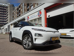Hyundai Kona Electric - EV Premium 64 kWh | SOH 99.2% | Trekhaak | Leer | Adaptive + Lane + Blindspot | Premium Au