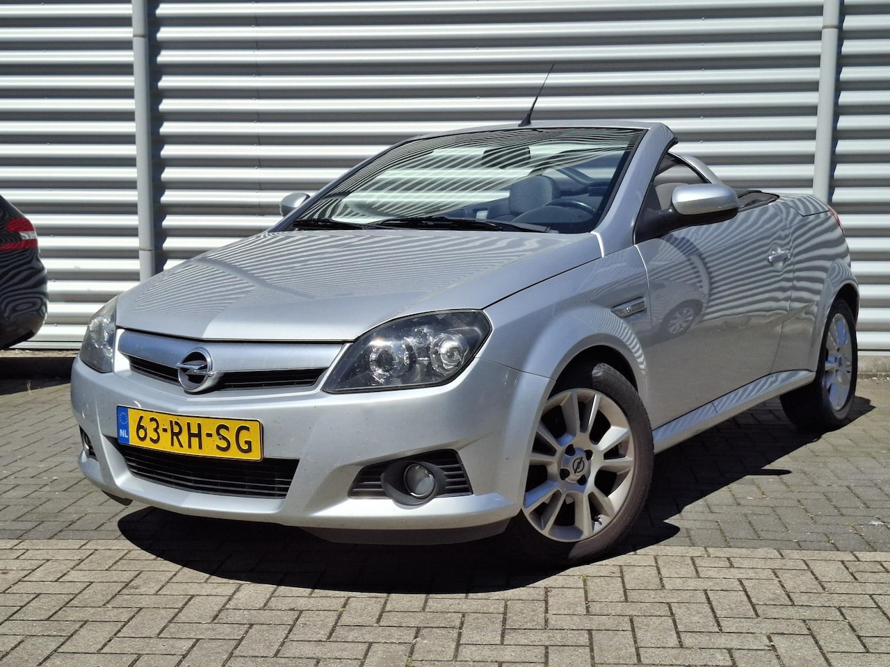 Opel Tigra TwinTop - 1.4i 16V Sport Cabrio APK april 2027 - AutoWereld.nl