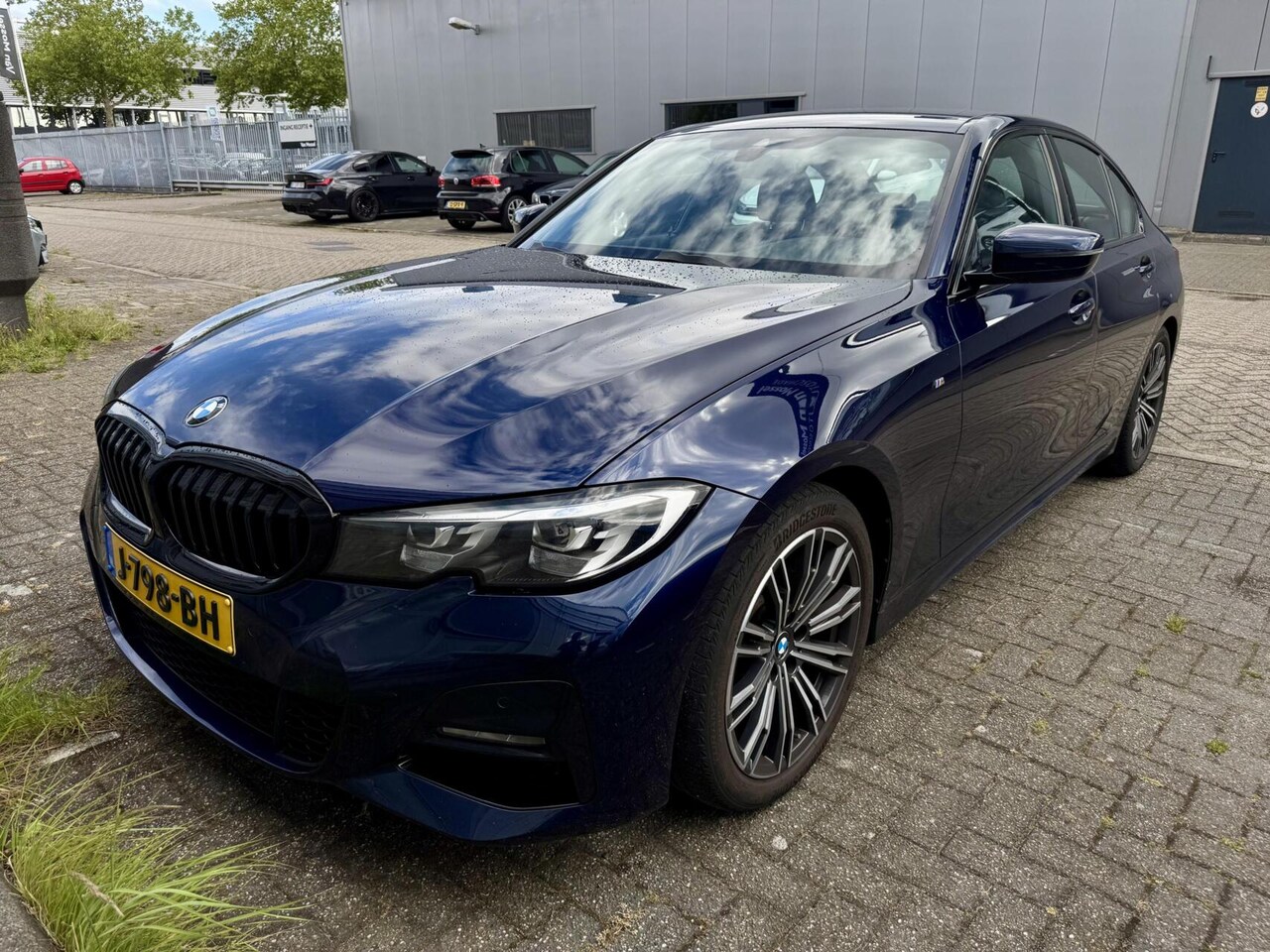 BMW 3-serie - 330i | Tanzanit Blue - Live Cockpit - H/K - NL - AutoWereld.nl