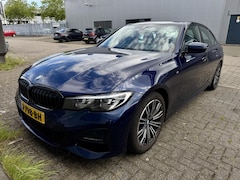 BMW 3-serie - 330i | Tanzanit Blue - Live Cockpit - H/K - NL