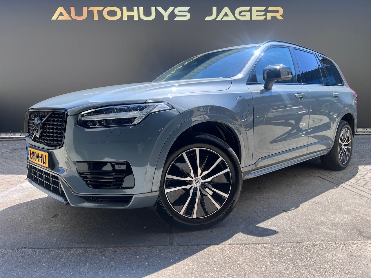 Volvo XC90 - 2.0 T8 Twin Engine AWD Momentum Pro - Pano Luchtvering Trekhaak Leder - AutoWereld.nl