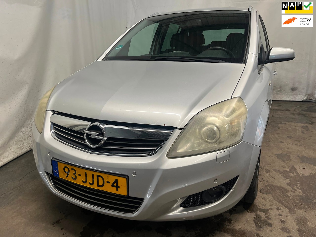 Opel Zafira - 1.8 Cosmo - Schade - AutoWereld.nl