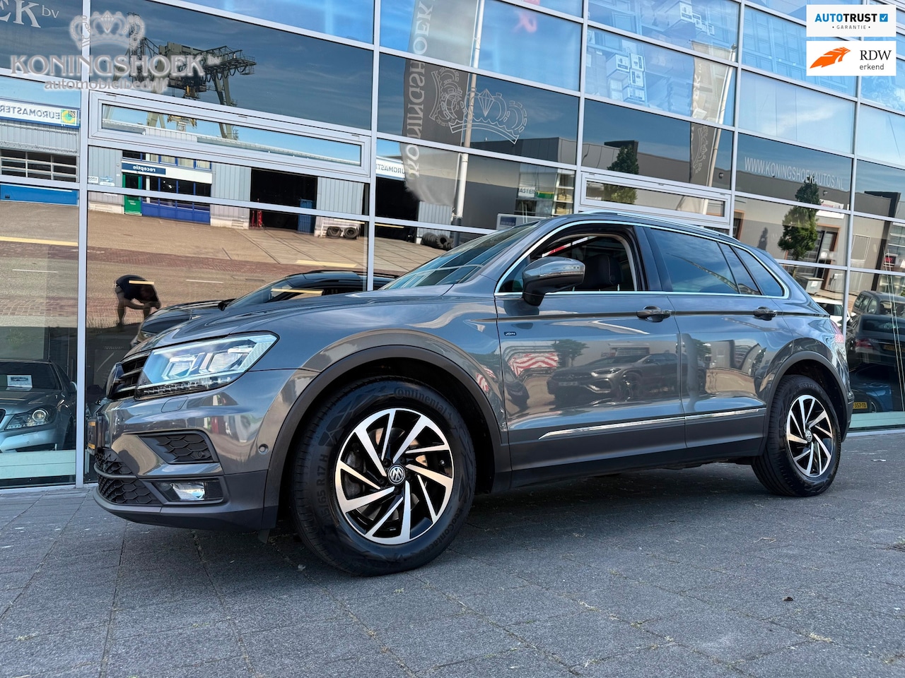 Volkswagen Tiguan - 2.0 TSI 4Motion Highline Business R 2.0 TSI 4Motion Highline Business R - AutoWereld.nl