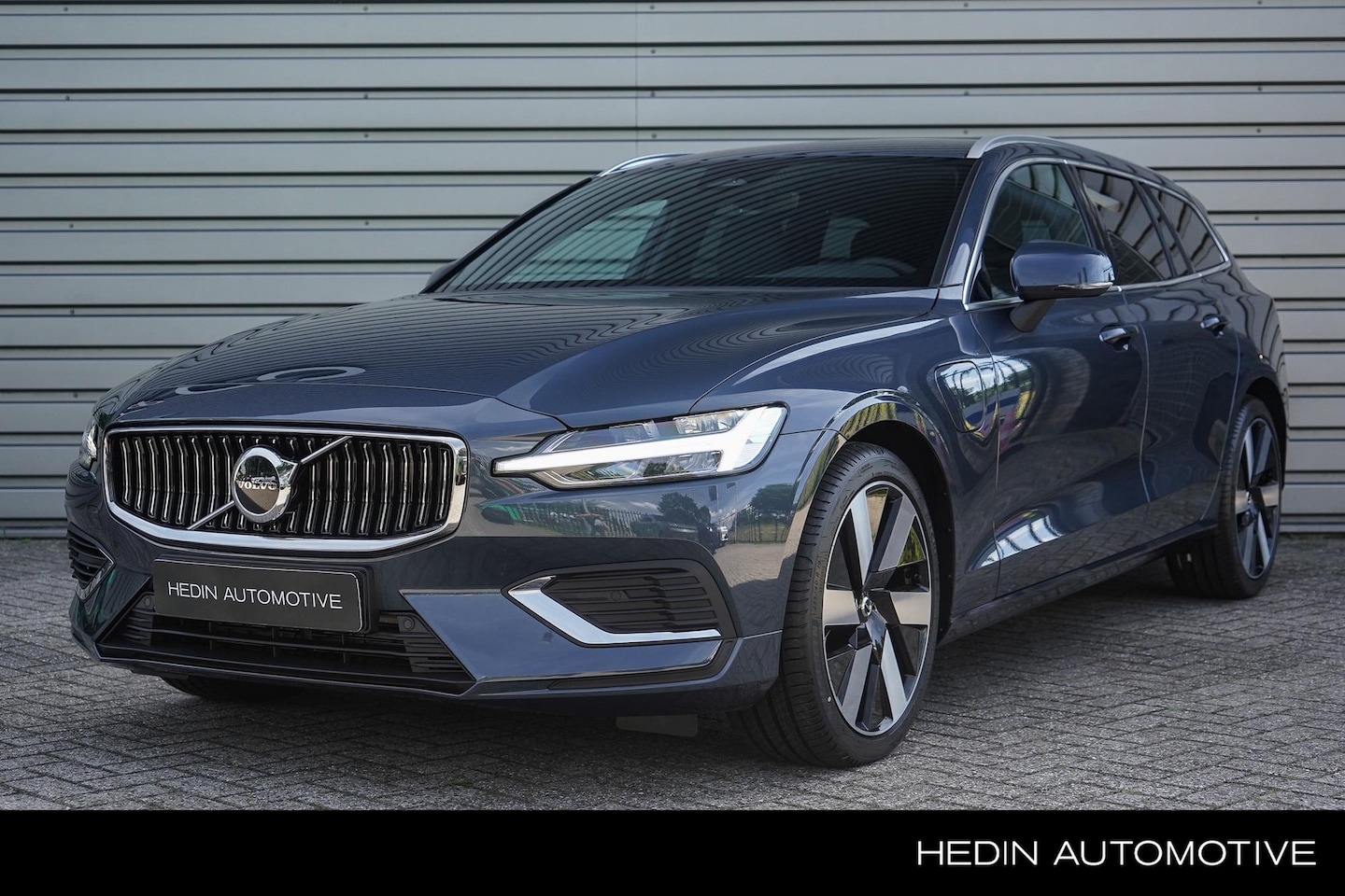Volvo V60 - 2.0 T6 Plug-in hybrid AWD Plus Bright | Lederen bekleding | Stoel en stuurverwarming | Ele - AutoWereld.nl