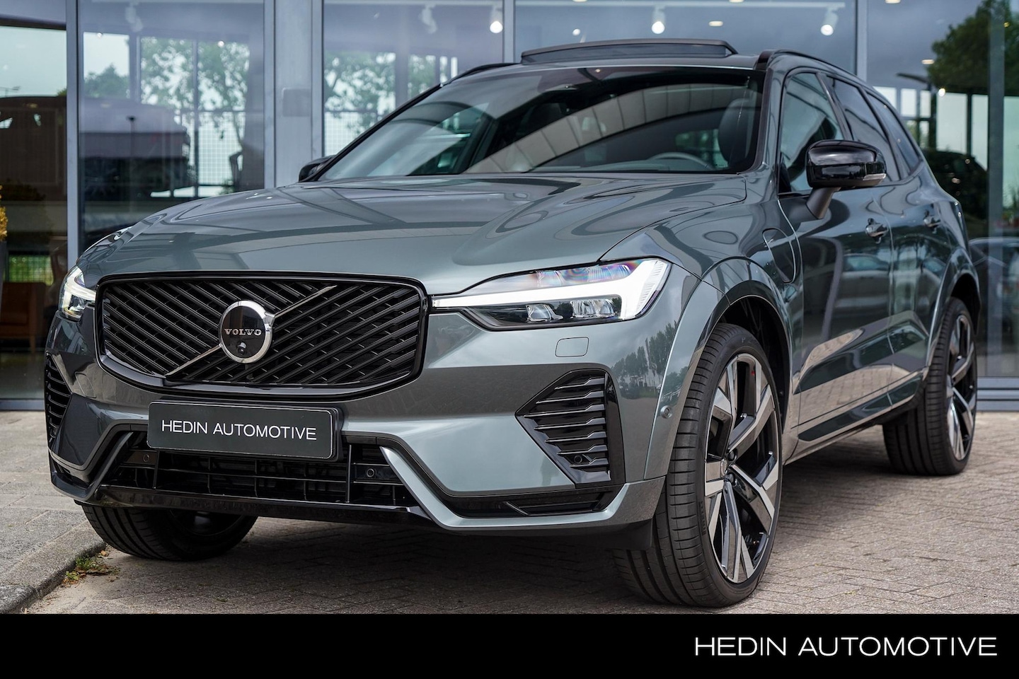 Volvo XC60 - 2.0 T8 Plug-in hybrid AWD Ultra Dark Exec. Ed. | Bowers & Wilkins Audio | Luchtvering | Ge - AutoWereld.nl