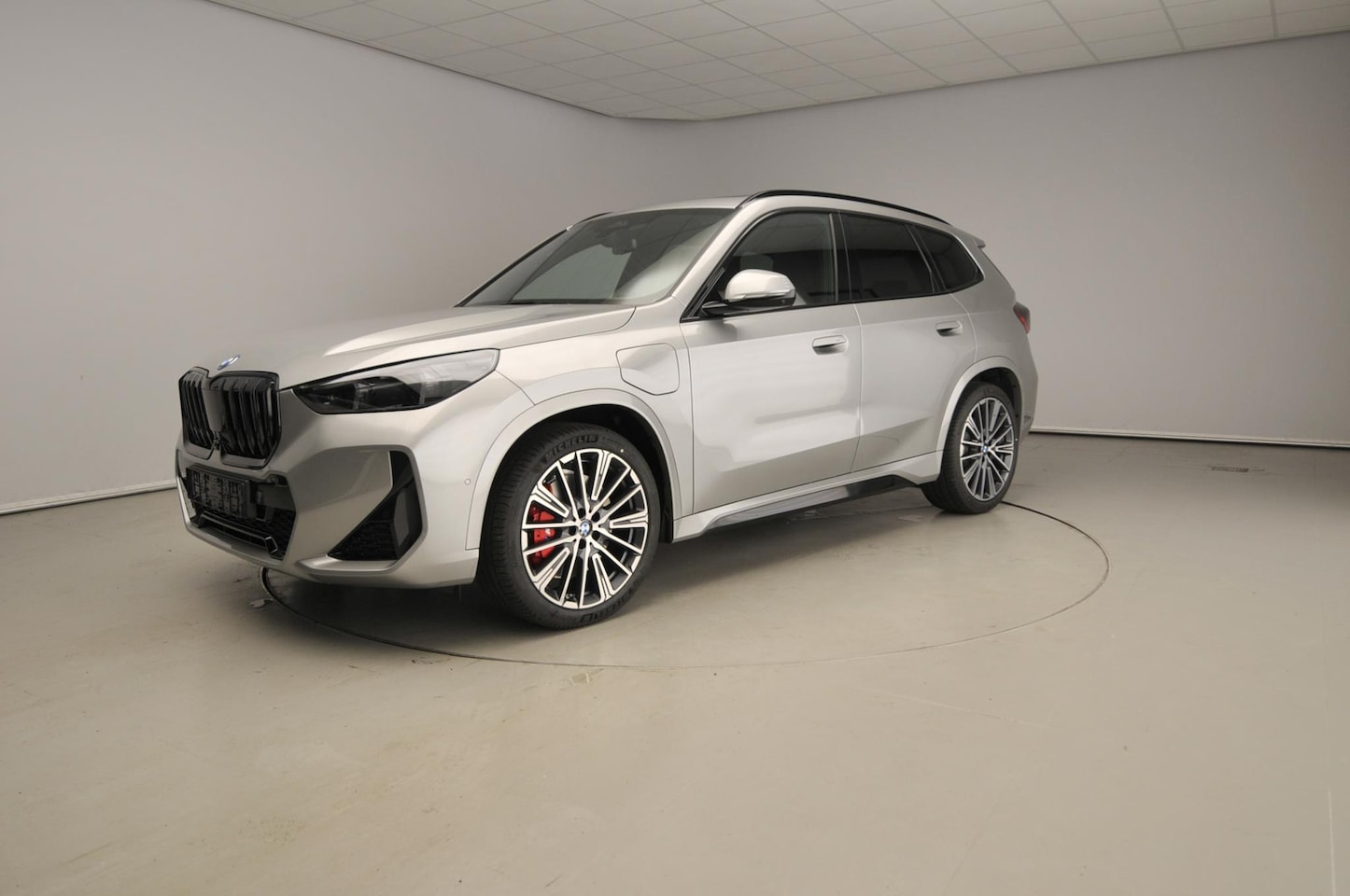 BMW X1 - xDrive25e M-Sportpakket / Panoramadak / Trekhaak / Head-up / Harman Kardon / Driving assis - AutoWereld.nl