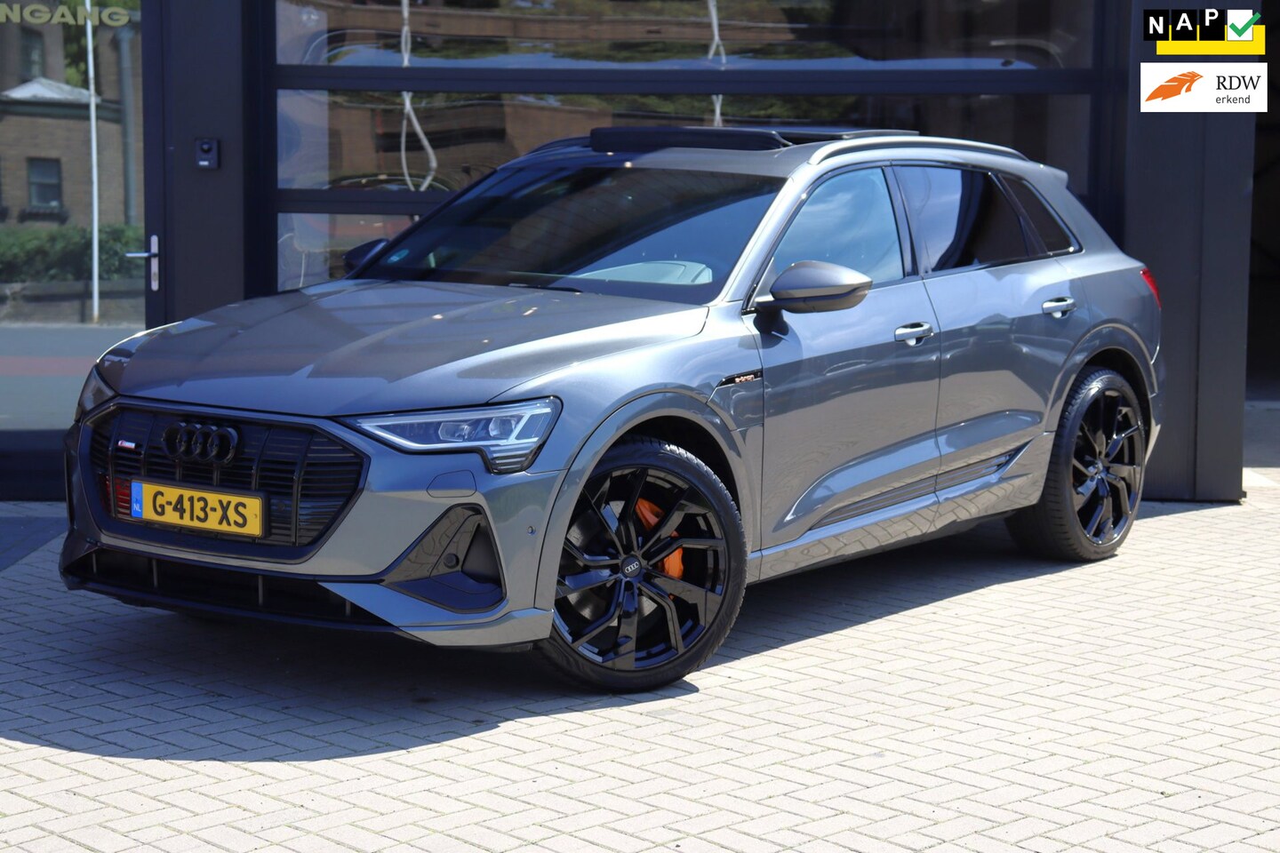 Audi e-tron - E-tron 50 quattro Launch edition Black 71 kWh | NAP | Pano | Apple Carplay | Luchtvering | - AutoWereld.nl