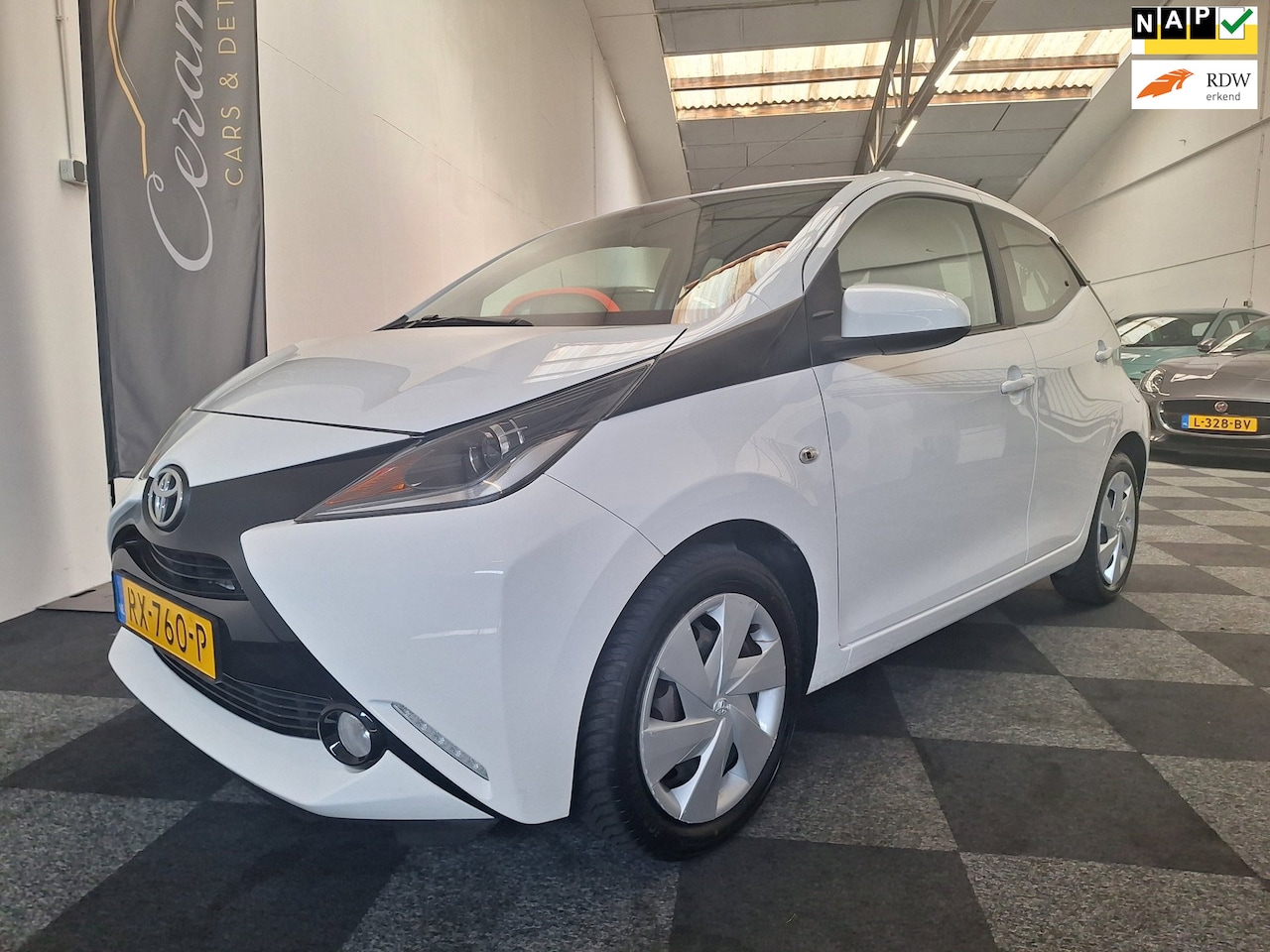 Toyota Aygo - 2018. X-play uitv. 2e EIG. 75.000 km NAP. - AutoWereld.nl