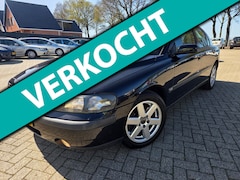 Volvo S60 - 2.0T Edition 179PK 2004. Airco/Cruise/Trekhaak etc.. APK 04-2027