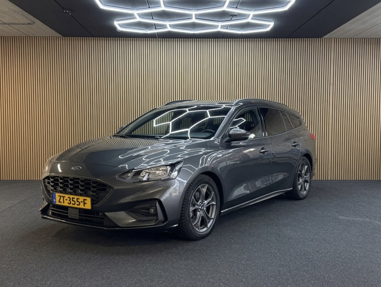 Ford Focus Wagon - 1.0 EcoBoost Titanium Business ST-line Turbo - AutoWereld.nl