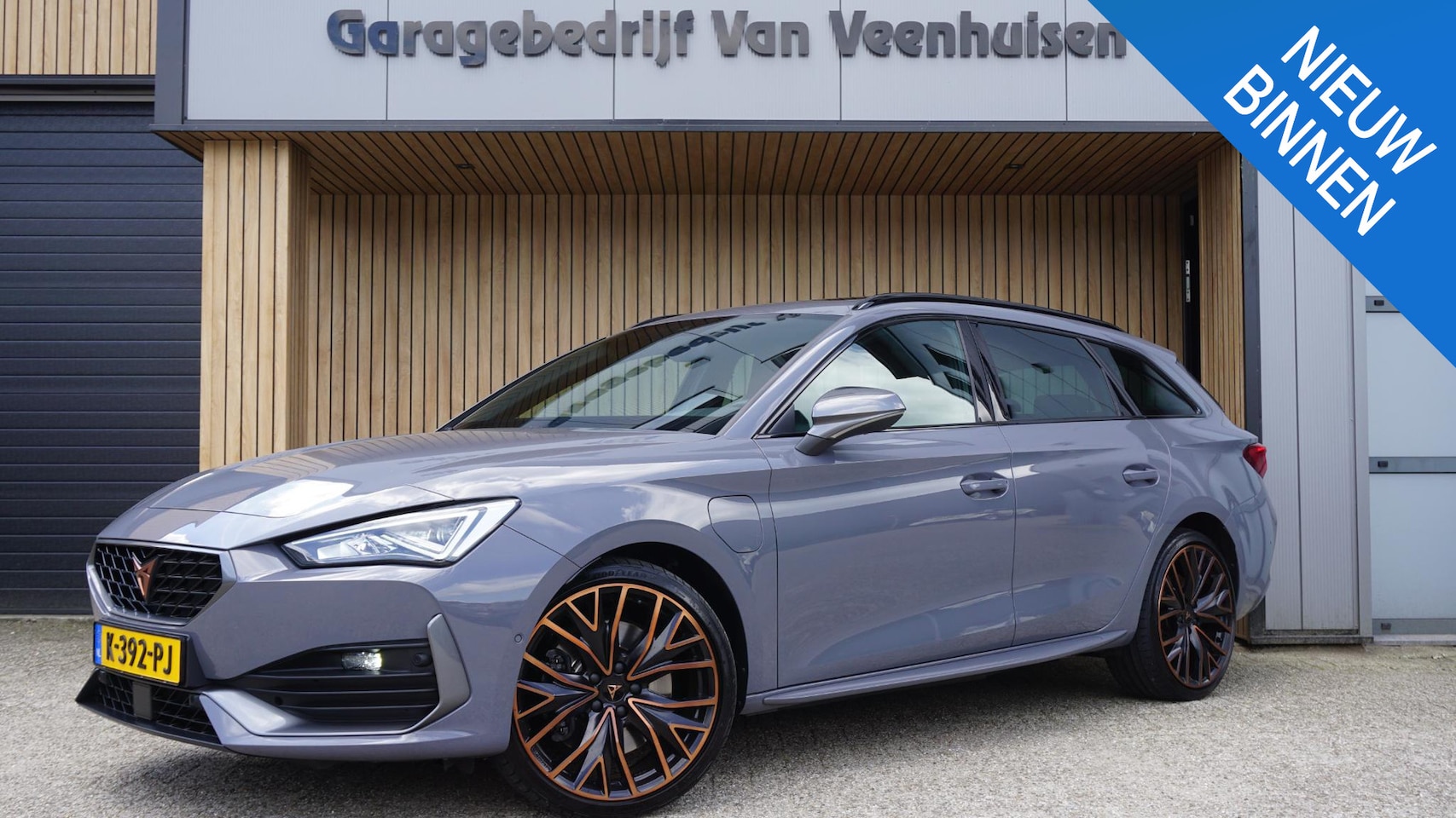 CUPRA Leon Sportstourer - 1.4 e-Hybrid 245pk VZ Copper Edition Pano.Dak 19inch LM Stoel & Stuur-Verwarming Virtual - AutoWereld.nl