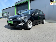 Hyundai i20 - 1.2i i-Deal| Nieuwe APK | Airco | Elektrische Ramen | Lage Onderhoudskosten| USB/AUX|5-Deu