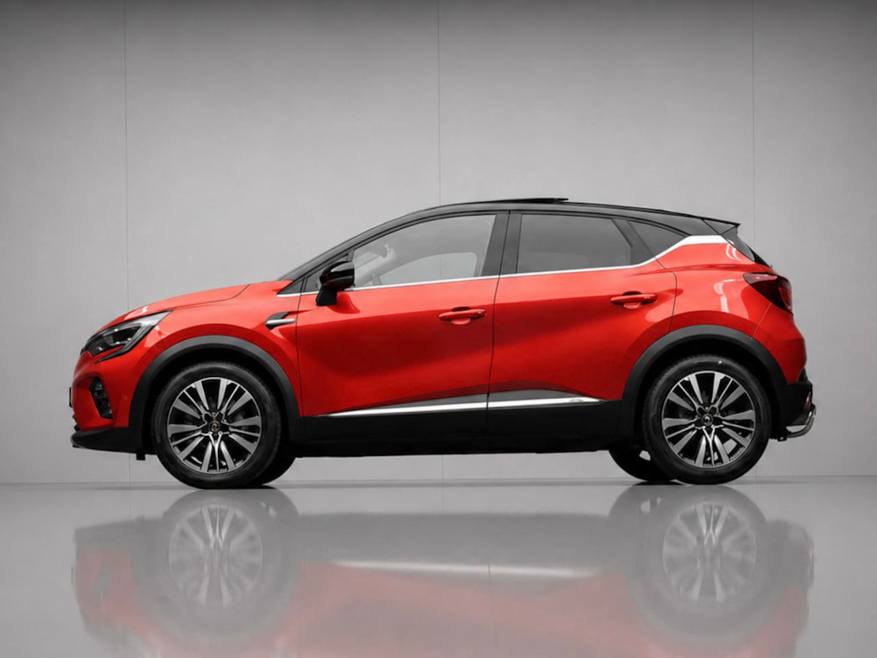 Renault Captur - 1.3 TCe 155 Initiale Paris 155 PK (PANORAMADAK,APPLE CARPLAY,LED,LEDER,ELECTISCHE STOELEN, - AutoWereld.nl