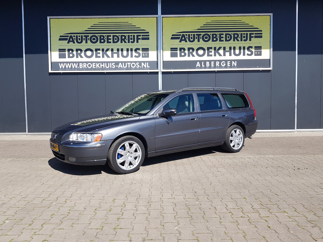 Volvo V70 - 2.4 D5 2.4 D5 - AutoWereld.nl
