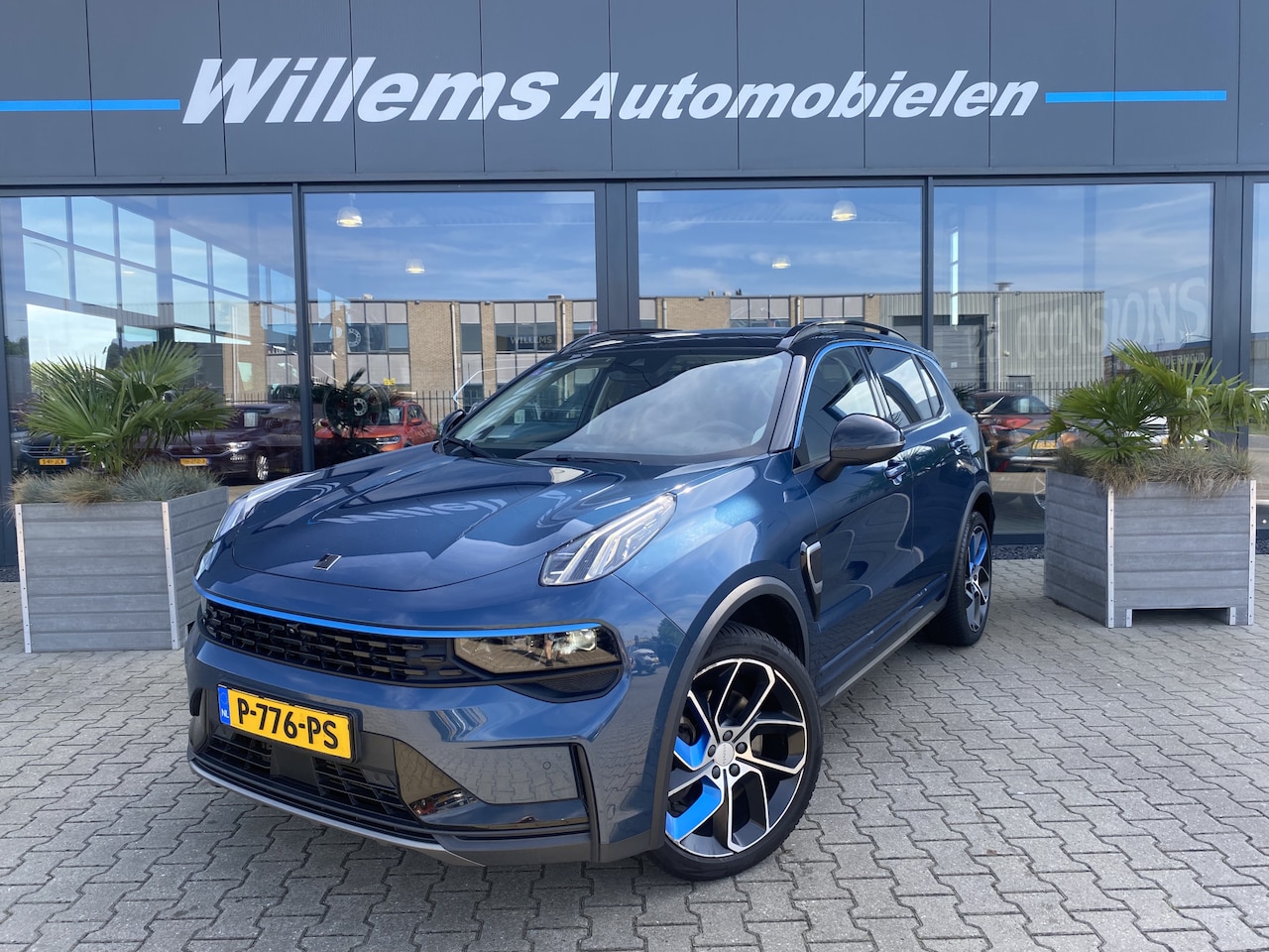 Lynk & Co 01 - 1.5 App-Connect, 360' Camera & Panoramadak Verkoopprijs = Inclusief Trekhaak - AutoWereld.nl