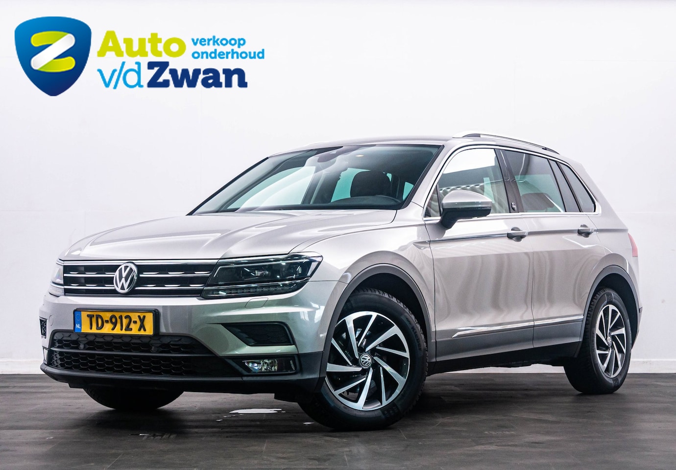 Volkswagen Tiguan - 1.4 TSI ACT Aut. Sound R-Edition LED/ACC! - AutoWereld.nl