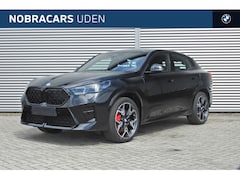 BMW X2 - sDrive20i M Sport Automaat / Panoramadak / Trekhaak / Sportstoelen / Achteruitrijcamera /