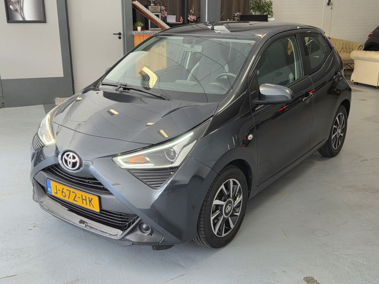 Toyota Aygo - 1.0 VVT-i x-play 1.0 VVT-i x-play - AutoWereld.nl