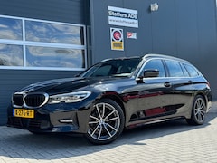 BMW 3-serie Touring - 318d High Executive | Navi Prof | HK Audio | 18 inch | Leder | LED | Stoelverw. | CarPlay