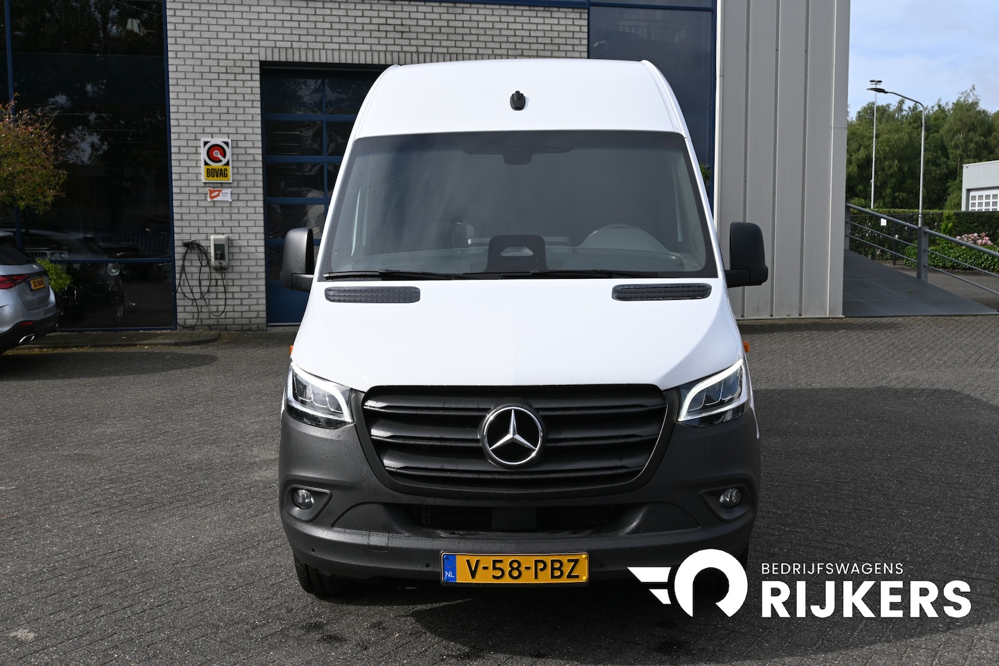 Mercedes-Benz Sprinter - 317 CDI L2H2 Pro LED verlichting, Geveerde stoel, Etc. - AutoWereld.nl