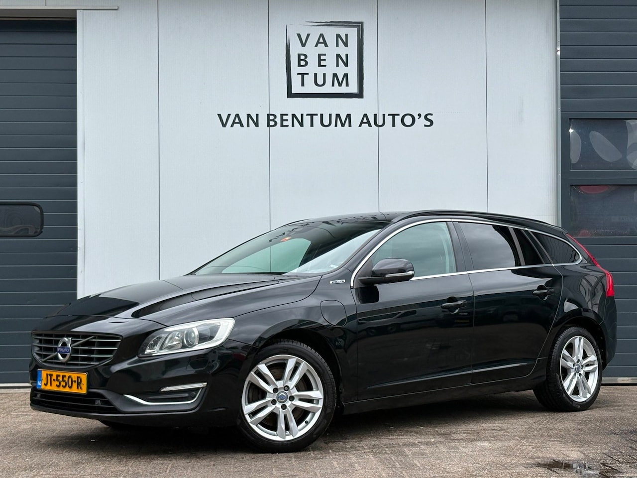 Volvo V60 - 2.4 D5 Twin Engine Special Edition Leder Camera - AutoWereld.nl