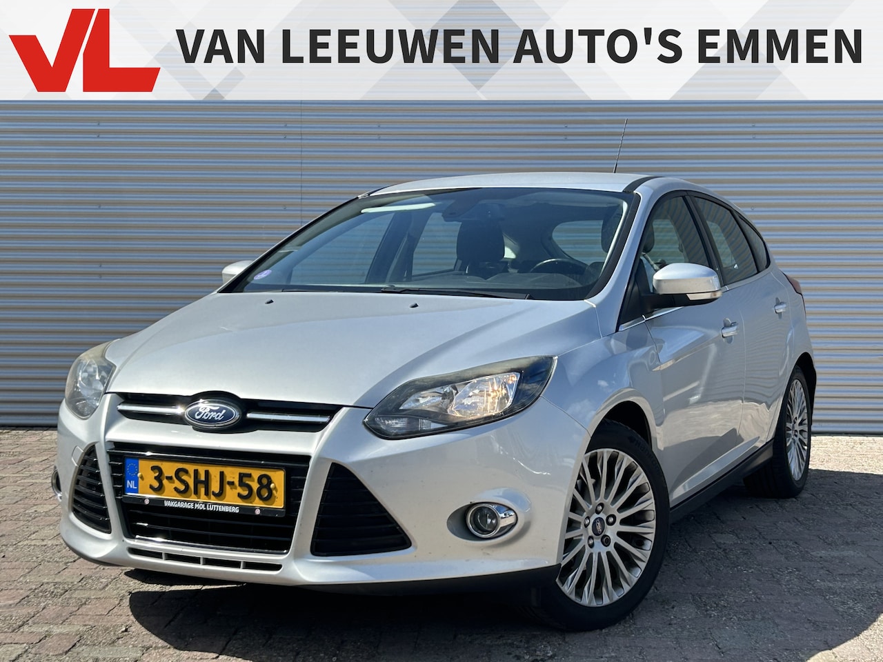Ford Focus - 1.0 EcoBoost Titanium | Nieuw Binnen | Climate Control | PDC | Trekhaak | APK 14-02-2027 - AutoWereld.nl
