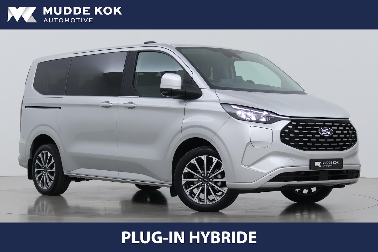 Ford Transit Custom Tourneo - 340 2.5 PHEV L1H1 Titanium X | 8P | Panoramadak | ACC | Elektrische Schuifdeuren | Trekhaa - AutoWereld.nl