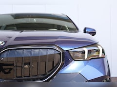 BMW 5-serie Touring - 530e M Sport Edition M Sportpakket Pro | Comfort Access | Trekhaak | panoramadak | Driving