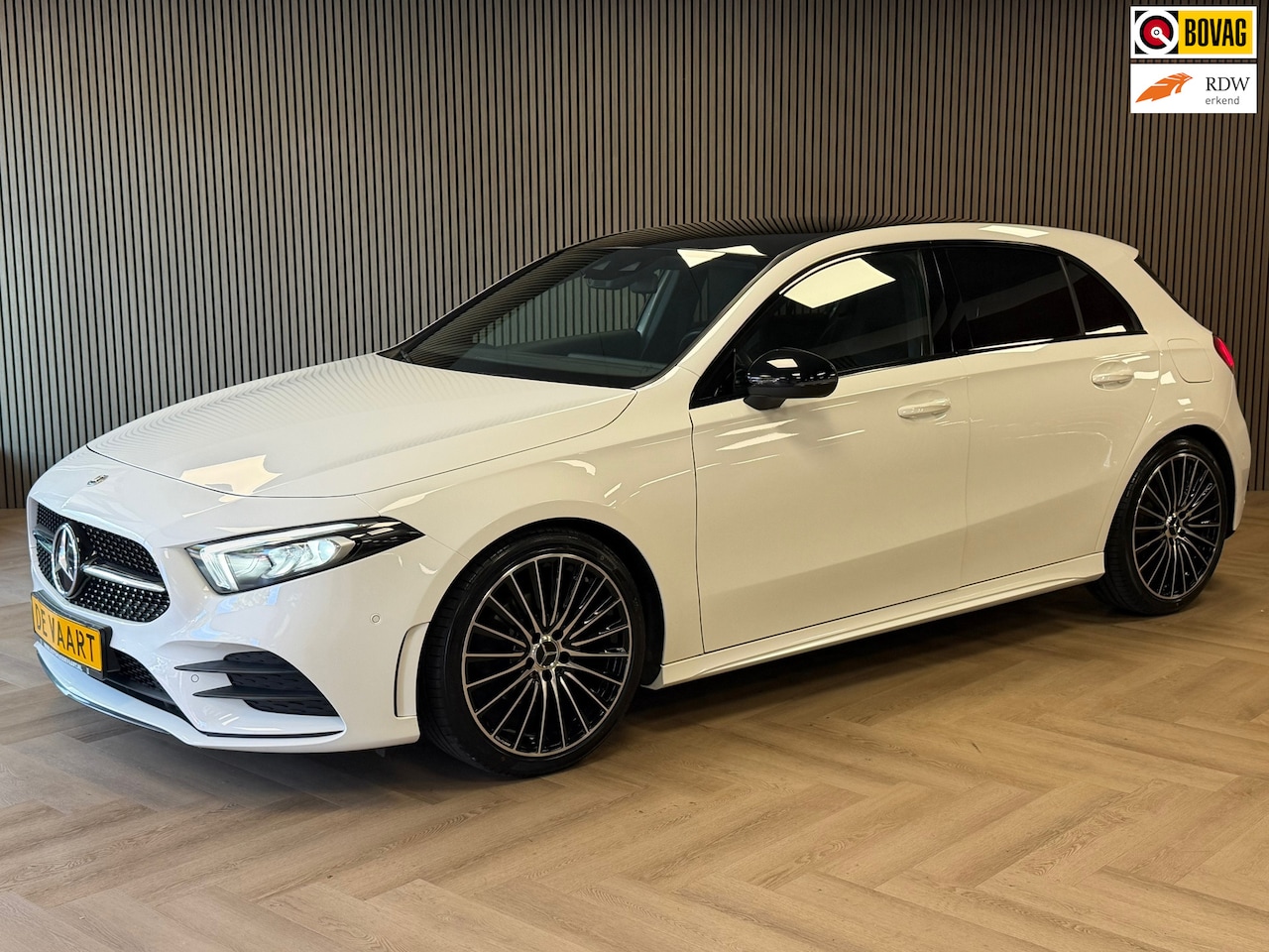 Mercedes-Benz A-klasse - 180 Business Solution AMG AUT. CAMERA NAVI APPLE CARPLAY SFEERVERLICHTING PDC STOELVERWARM - AutoWereld.nl