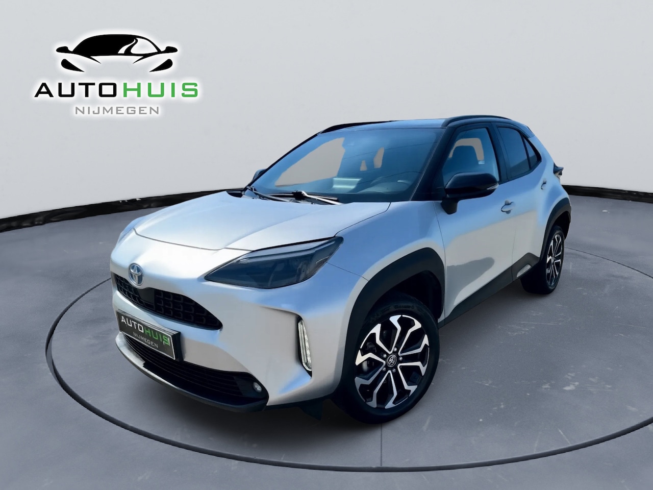 Toyota Yaris Cross - 1.5 Hybrid Trend Bi-Tone Adventure Achteruitrijcamera Navigatiesysteem - AutoWereld.nl