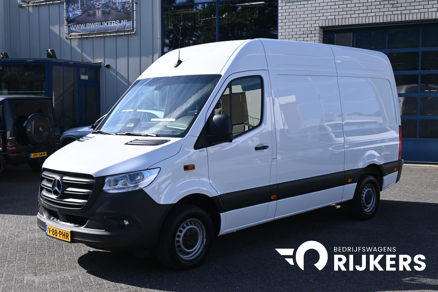 Mercedes-Benz Sprinter - 317 CDI L2H2 Pro Geveerde stoel, Navigatie met camera - AutoWereld.nl