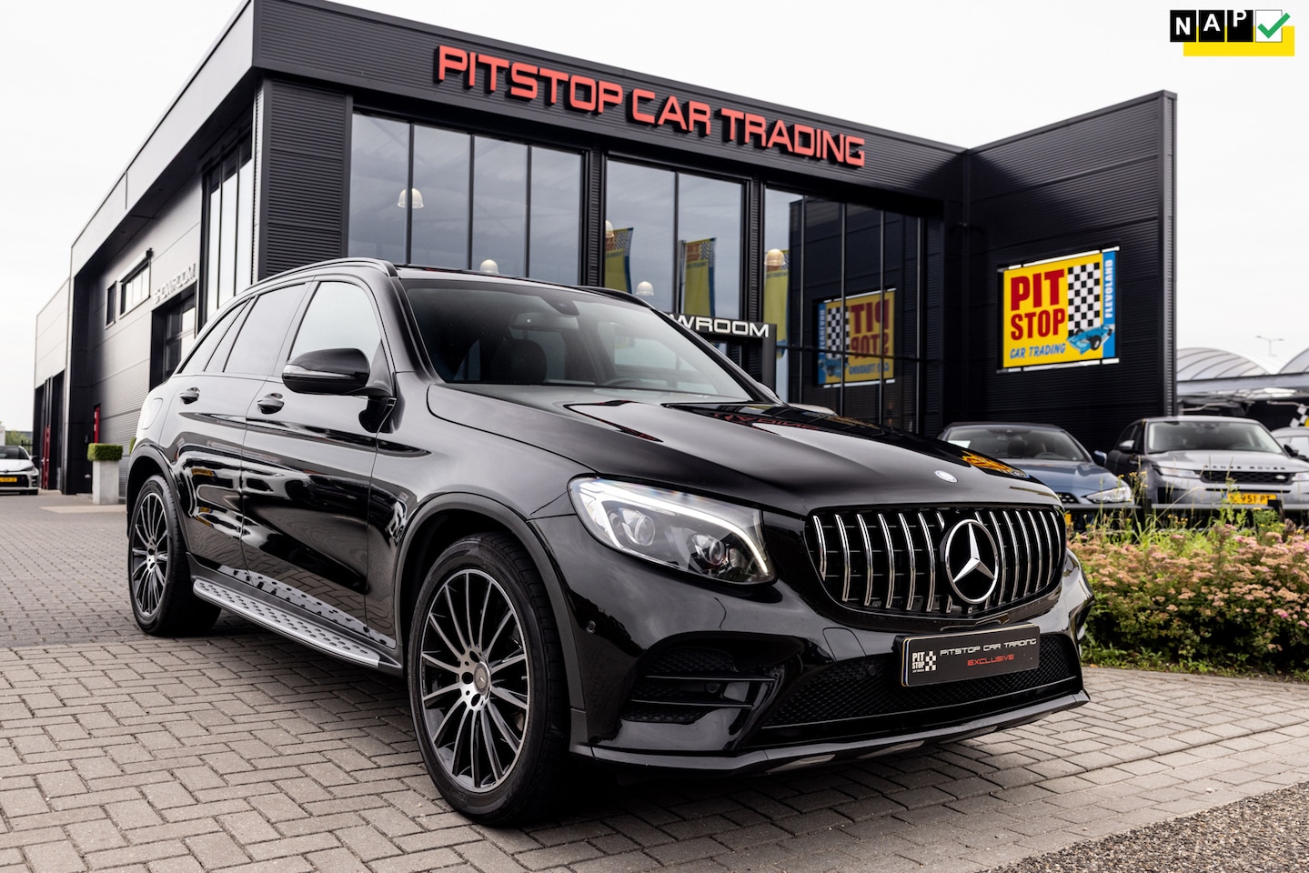 Mercedes-Benz GLC-klasse - 250 4MATIC AMG, NL Auto, Panoramadak, Trekhaak, 19" INCH, - AutoWereld.nl