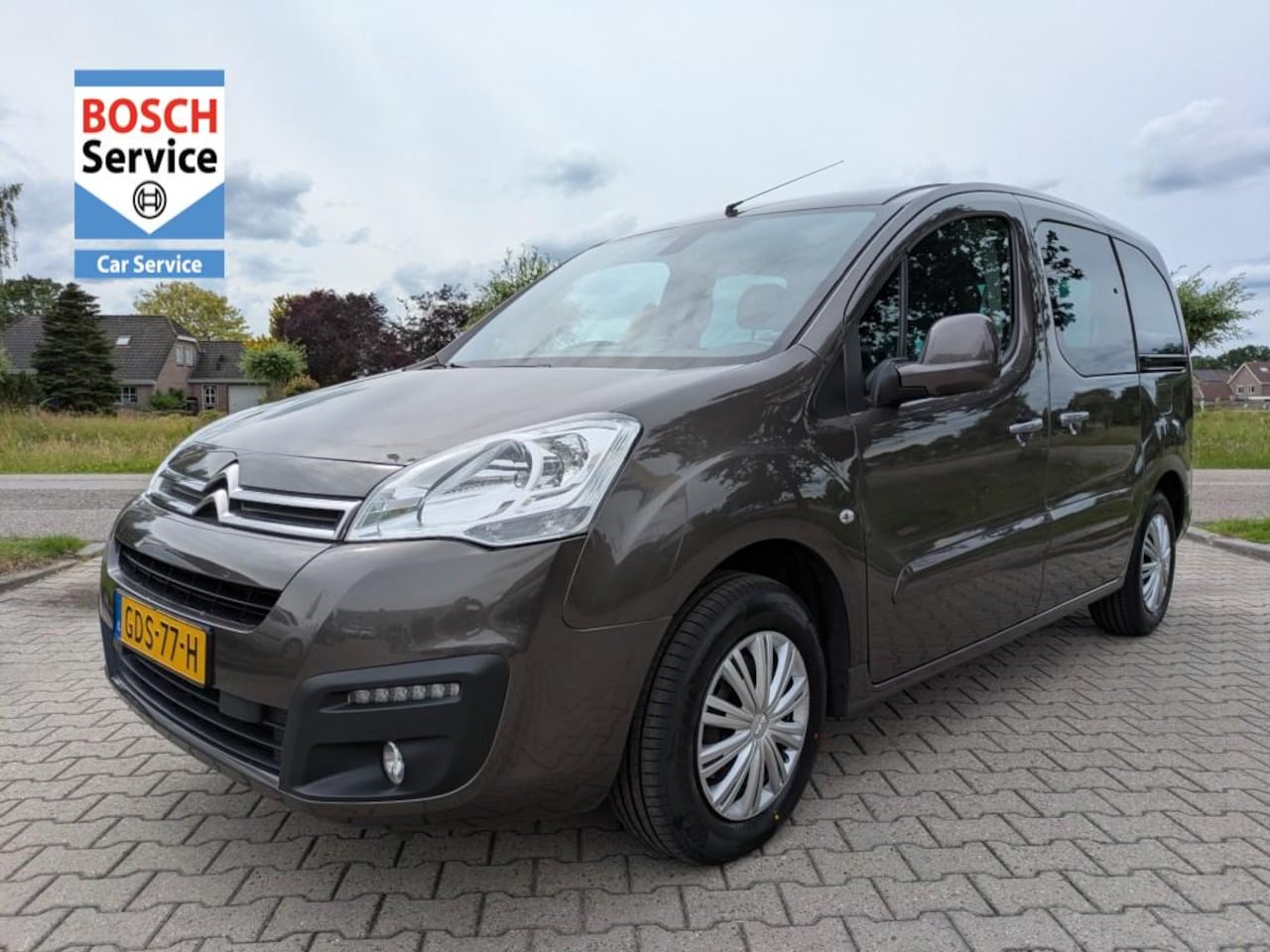 Citroën Berlingo - 1.2 Puretech Feel I Benzine 5p I Nieuw Distributie I 4 nieuw banden I Cruise I Navi I Airc - AutoWereld.nl