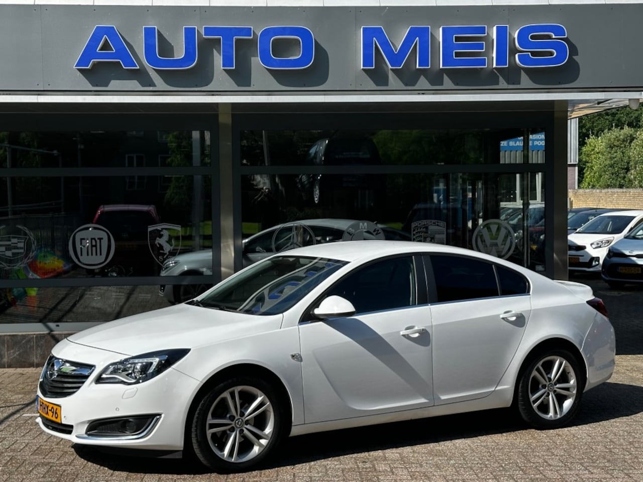 Opel Insignia - 1.4 T EcoFlex Business+ Navi Airco Cruise Trekhaak NAP-Autopas - AutoWereld.nl