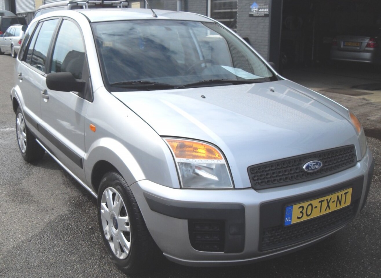 Ford Fusion - 1.6 16V Trend AUTOMAAT, AUTO IS GAS EN HANDGESCHAKELD AANGEPAST airco - AutoWereld.nl