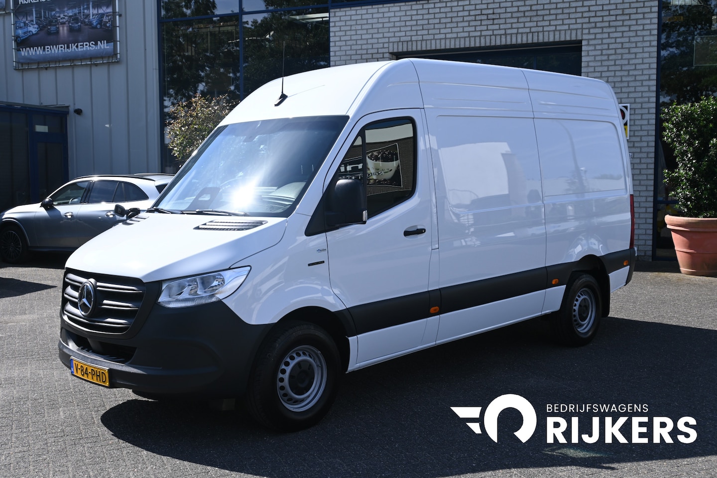 Mercedes-Benz eSprinter - 314 L2H2 Pro 81kWh Snellader, Geveerde stoel, Winterpakket, Etc. - AutoWereld.nl