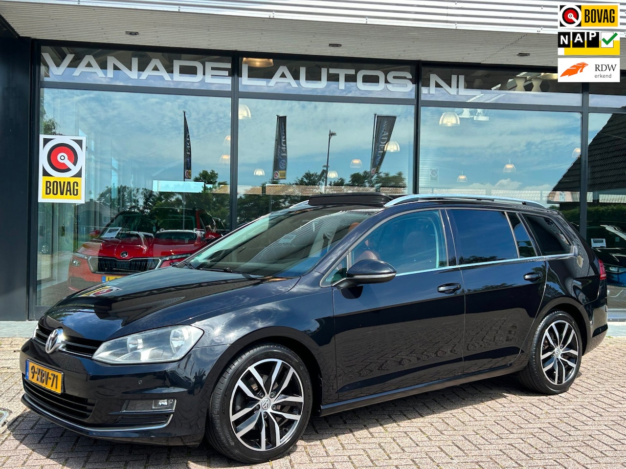 Volkswagen Golf Variant - 2.0 TDI Highline Pano Leer Camera Trekhaak NL-Auto NAP Nwe D-Riem! - AutoWereld.nl
