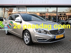 Volvo V60 - 2.0 T3 Momentum, climate, cruise, navi, trekhaak 1.600 kg