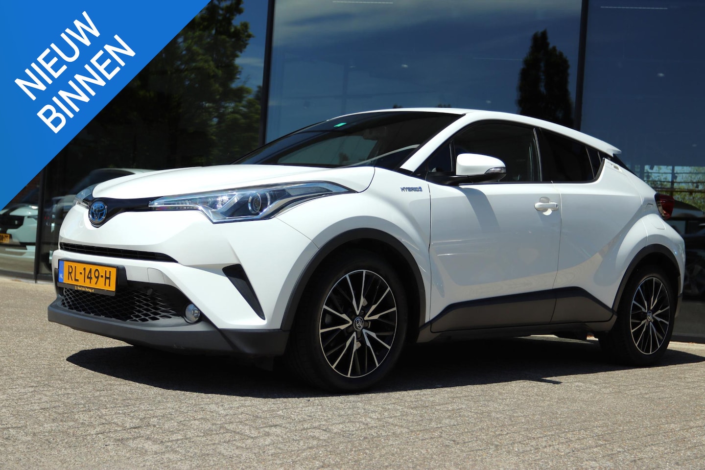 Toyota C-HR - 1.8 HYBRID DYNAMIC | ACC | CAMERA | TREKHAAK | KEY-LESS | NAVI - AutoWereld.nl