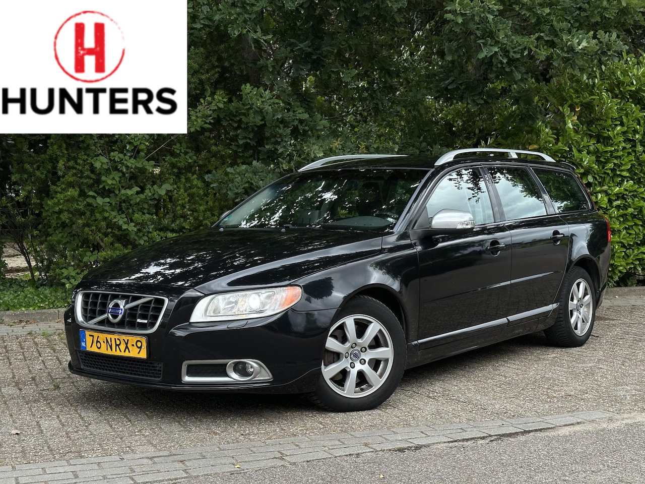 Volvo V70 - 2.0T R-Design | Automaat | Navi | Camera | Youngtimer - AutoWereld.nl