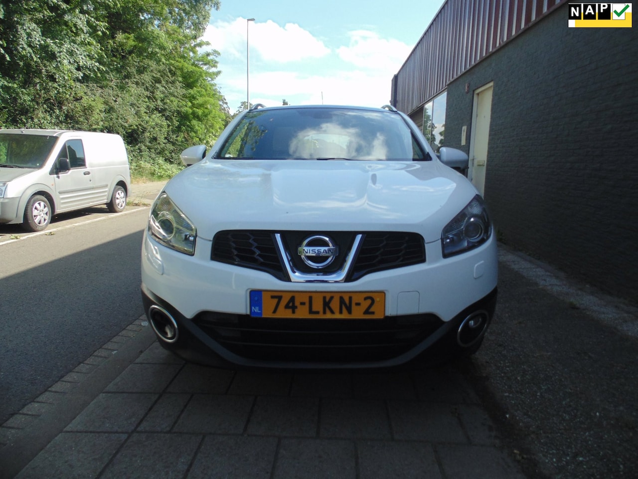 Nissan Qashqai - 2.0 Connect Edition MET AIRCO LEER NAVI PANODAK - AutoWereld.nl